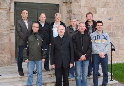 von links: Michael Haeuser (seit 2012), Wolfgang Ruppel (seit 2012), Ersatzmitglied Ekkehard Möller-Francois (seit 2015), Anja Wess (seit 2015), Pfarrer Dr. Dagobert Vonderau (kraft Amtes), Hugo Mahr (seit 2012), Roland Rübsam (seit 2009, Wiederwahl 2015), Ersatzmitglied Harald Wolf (seit 2015) und Oliver Happ (seit 2015)